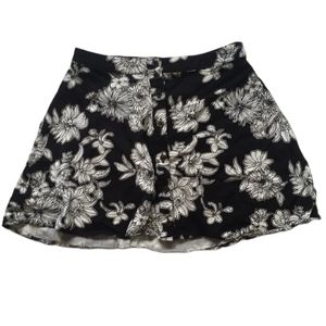 Forever 21 🛍️ Girls Floral Skirt Black and White Sz S